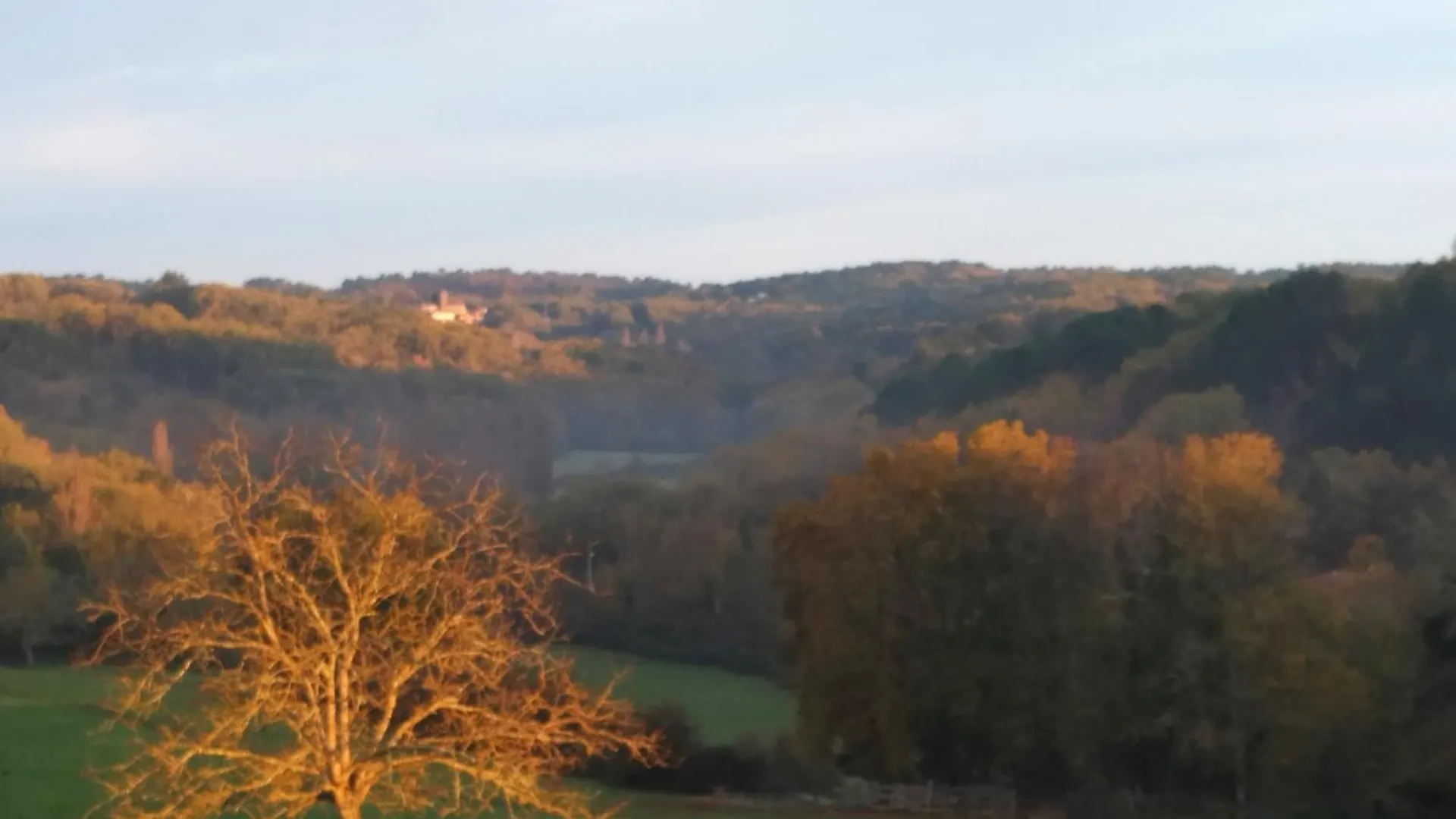 La Roulotte De La Borde Hotel Puy-lʼÉvêque França